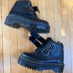 Dr martens devon heart. New never never been used.